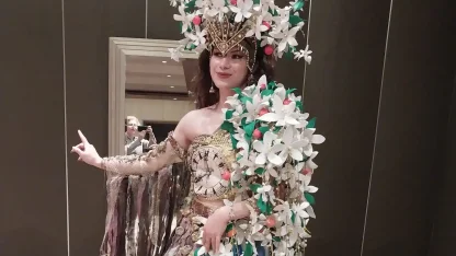 Adana’da Uzunköprü rüzgarı... Moda tasarımcısı Güzin Vardar Türkiye birincisi oldu