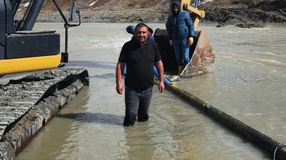 Ağrı’da Muhtar Yavuz Özen’in girişimiyle su hattı onarıldı