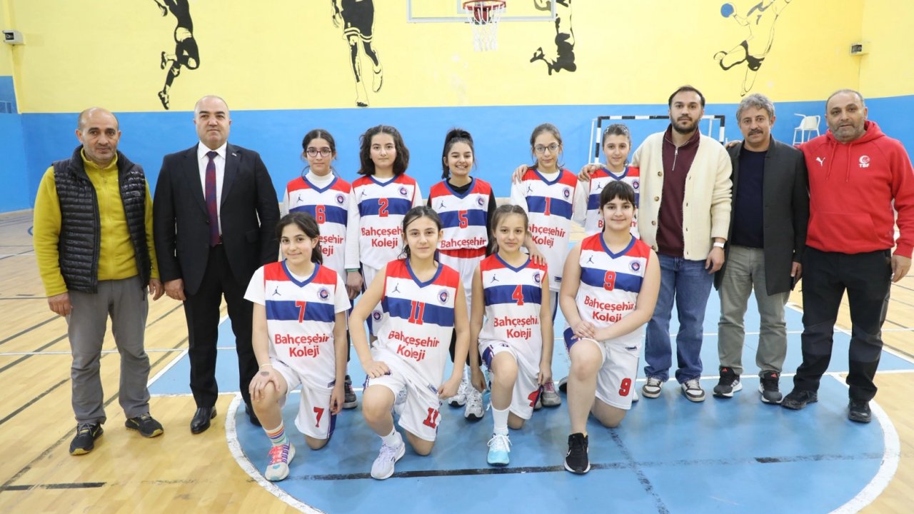 Ağrı'da 'Okul Sporları'nda basketbol heyecanı