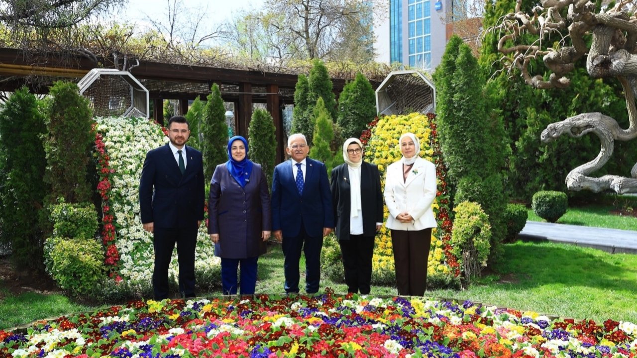 AK Parti Kadın Kolları'ndan Kayseri'ye özel övgü
