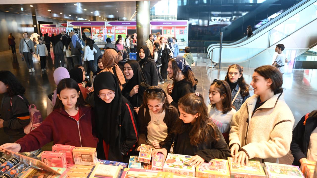 Altay tüm çocukları ve ailelerini kitap fuarına davet etti