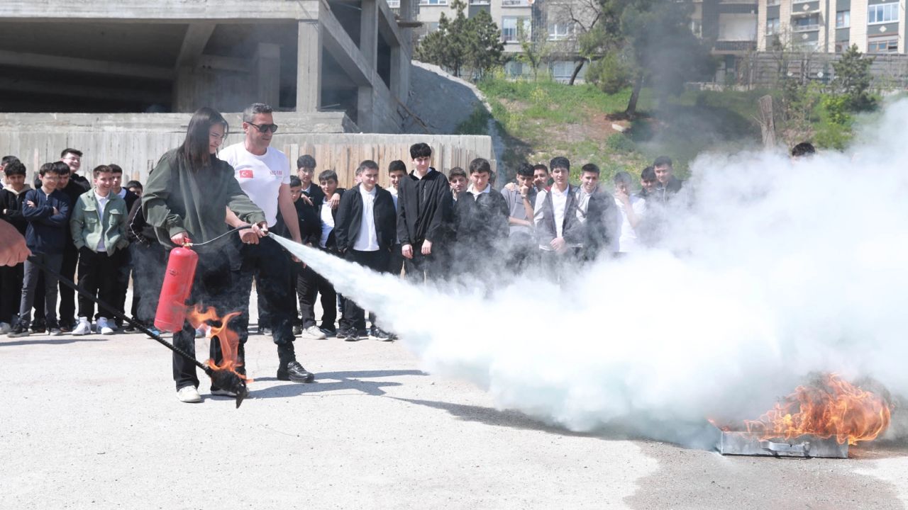 Ankara Keçiören'de gençlere afet bilinci