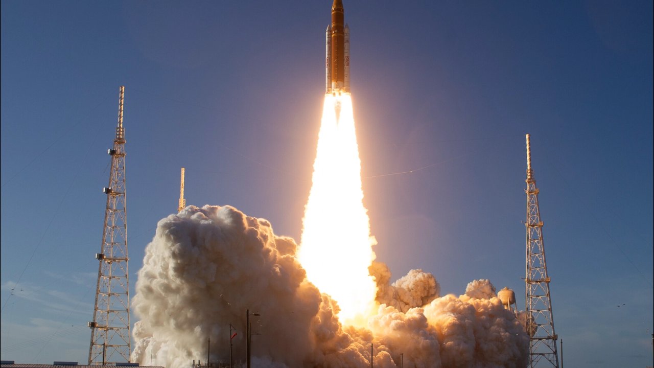 Artemis II görevi başladı... 50 yıl sonra astronotlar Ay yolunda