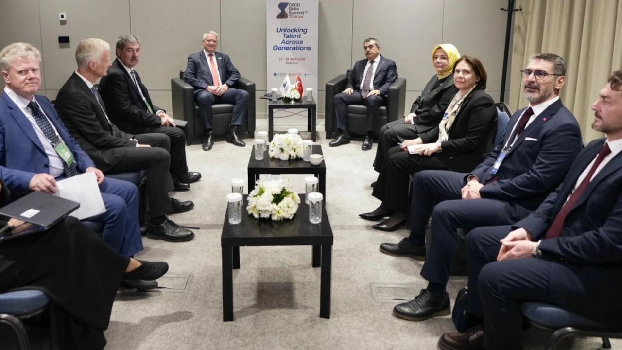Bakan Tekin OECD Zirvesi’nde