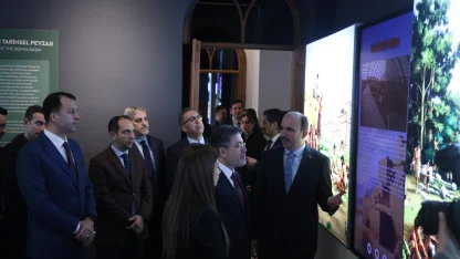 Bakan Yumaklı Konya’da Dijital Tanıtım Merkezi’ni inceledi