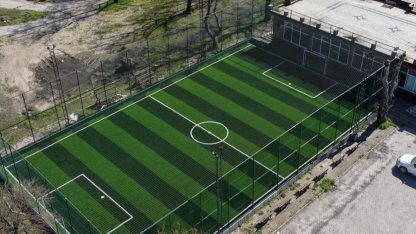 Balıkesir’de mahalleler yeni halı sahalara kavuştu