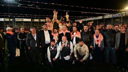 Balıkesirli güreşçi Enes Doğan Kepez’de tarih yazdı