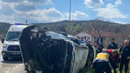 Bilecik Pazaryeri'nde korkutan kaza: 2 yaralı