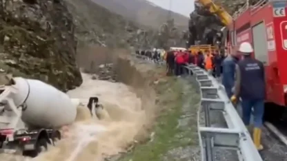 Bitlis Hizan’da beton mikseri kazası