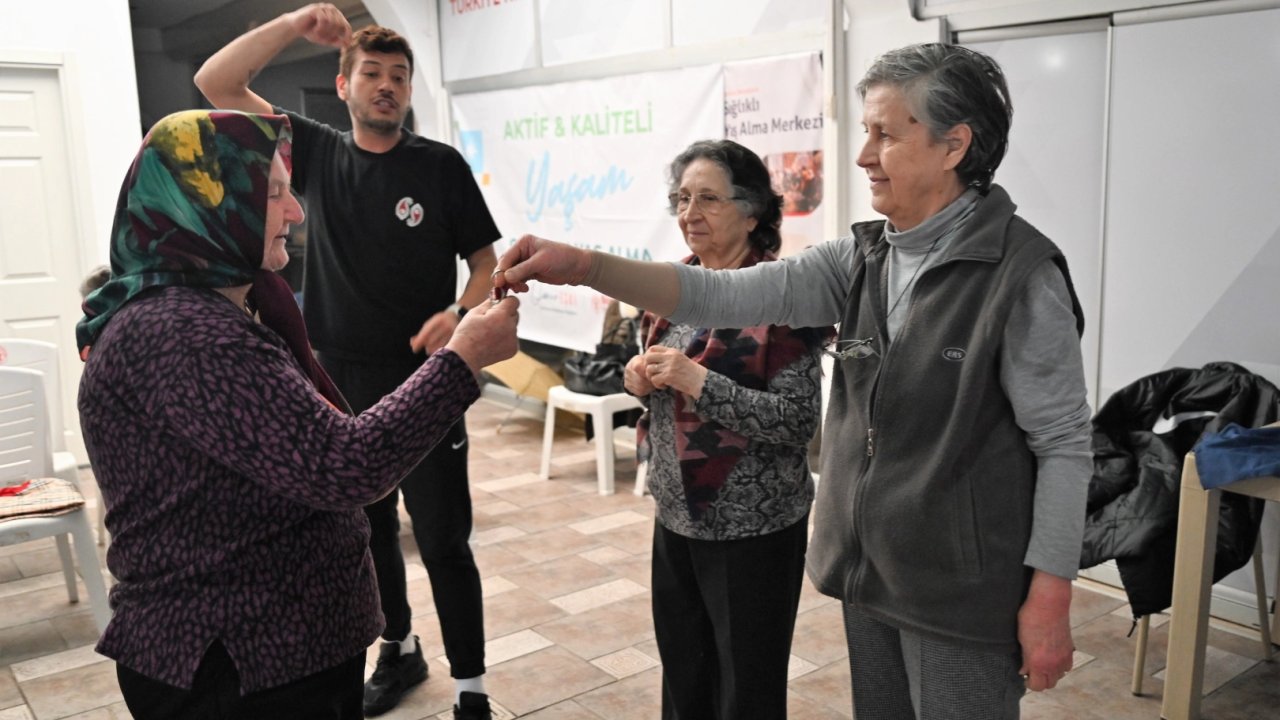 Bornova’da yaratıcı drama ile hayata yeniden katılım