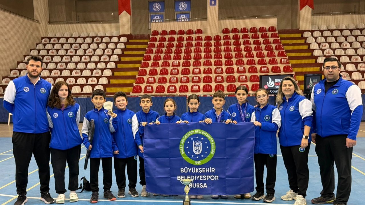 Bursa Büyükşehir Belediyespor Amasya’da madalyaları topladı