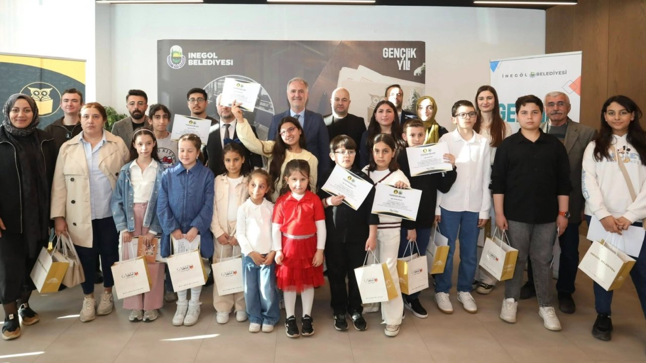 Bursa İnegöl'de Nöbetçi Kitaphanelerin 'en’leri ödüllendirildi