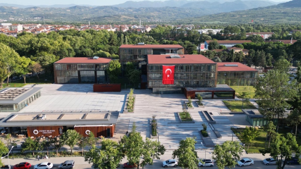 Bursa İnegöl’de ücretsiz otoparkların anlık doluluk oranı artık cebinizde