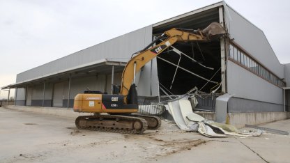 Bursa Nilüfer’de 4 bin metrekarelik kaçak depo yıkıldı