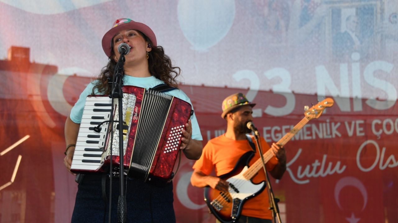 Bursa Osmangazi’de Çocuk Bayramı karnaval havasında kutlandı