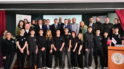 Bursa Yıldırım'da Başkan Yılmaz'dan gençlere tavsiyeler