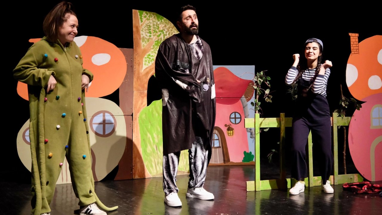 Bursa Yıldırım'da çocuklar "Aliş'in Maceraları" ile buluştu