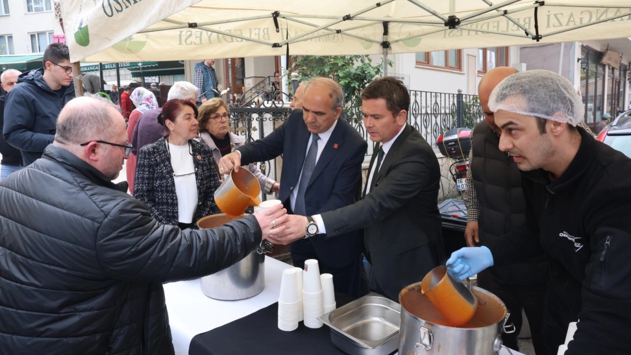 Bursa'da Başkan Aydın’ın Cuma durağı Muradiye Mahallesi oldu