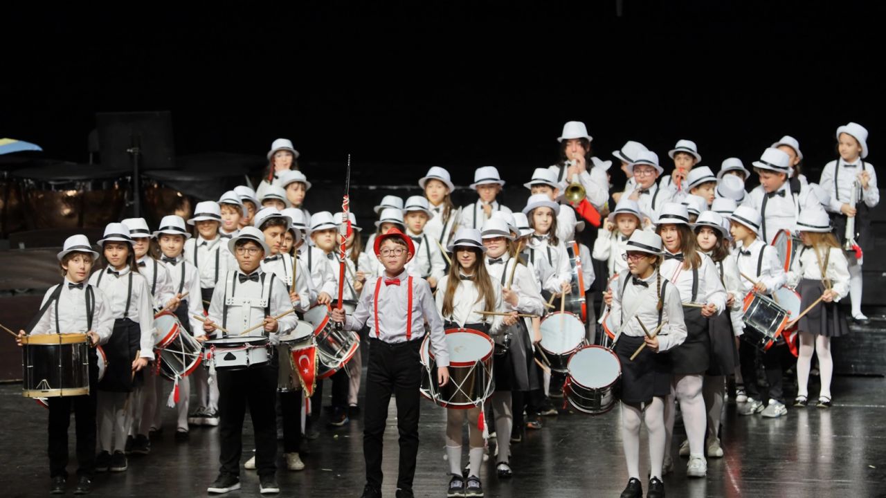 Bursa’da çocukların sesi senfoniyle yükseldi