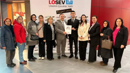 Bursa’da emeklilerden LÖSEV'e 23 Nisan hediyesi