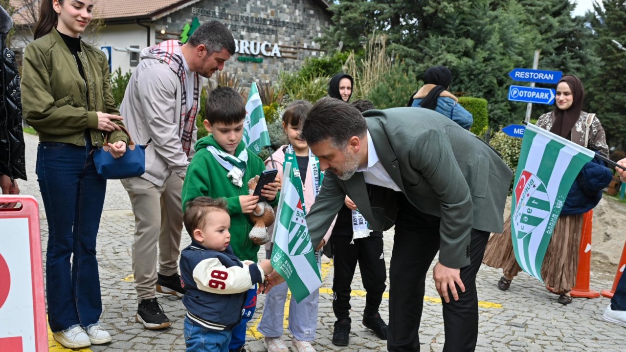Bursa’da şampiyonluk öncesi minik taraftar coşkusu