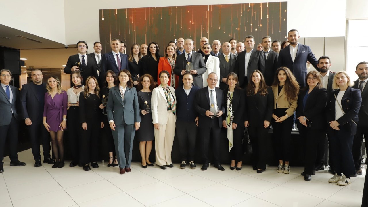 Bursa'da tekstilde ihracatın yıldızları belli oldu