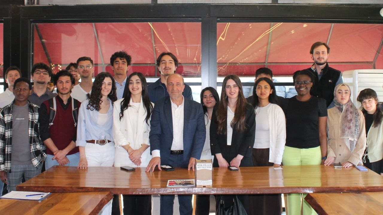 Bursalı marketçilerden üniversiteli gençlere destek