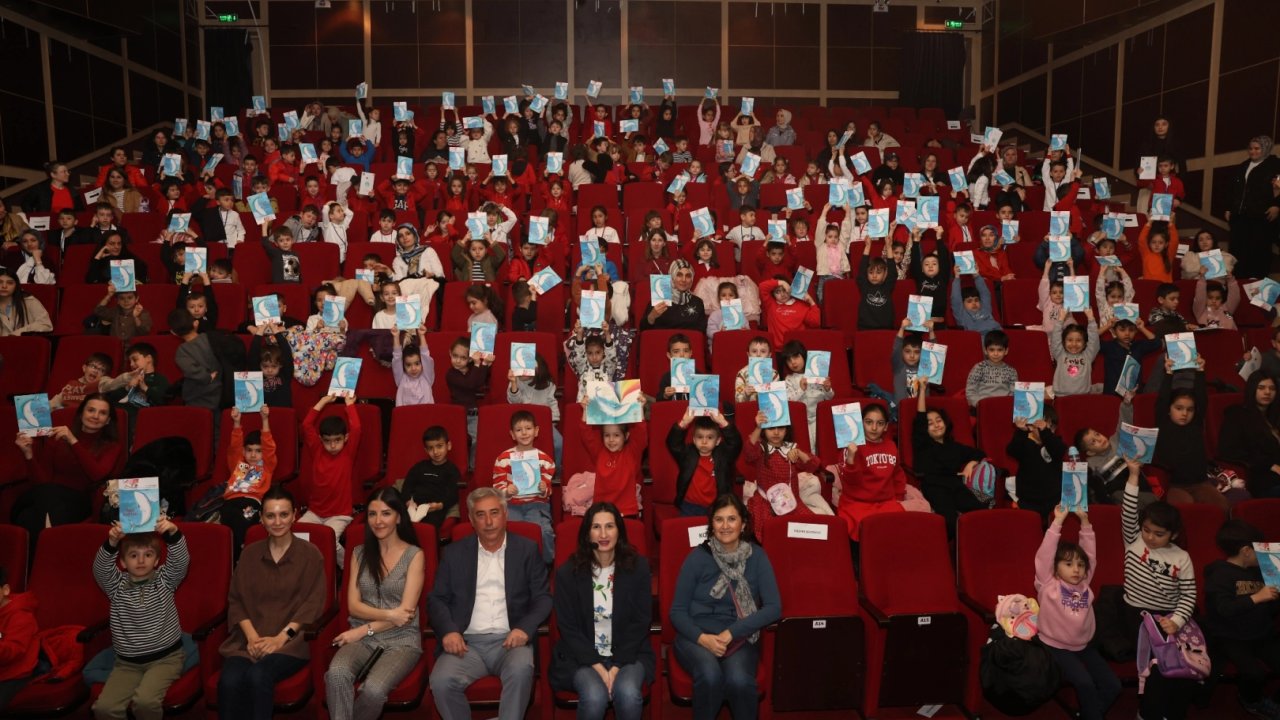 Bursalı minikler “Kızıl Kaptan” ile hayal yolculuğuna çıktı