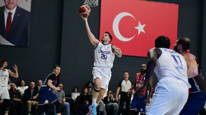 Çayırova şampiyonluk yolunda bir engeli daha aştı