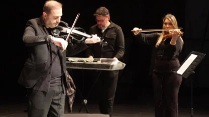 Çayırova’da keman dinletisi kulakların pasını sildi