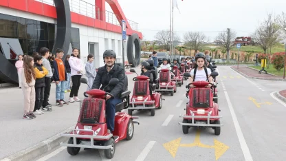 Çayırovalı minikler Trafik Eğitim Parkı’nda buluştu