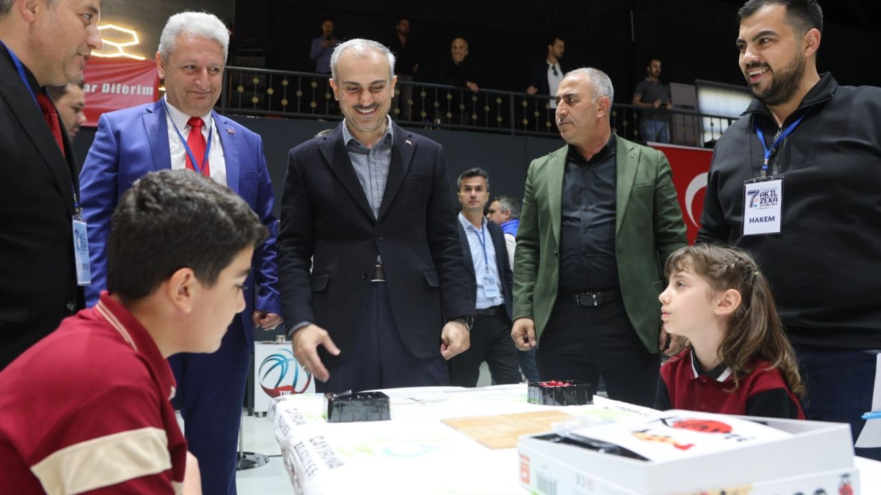 Çayırovalı öğrenciler akıl ve zeka oyunlarında ter döküyor