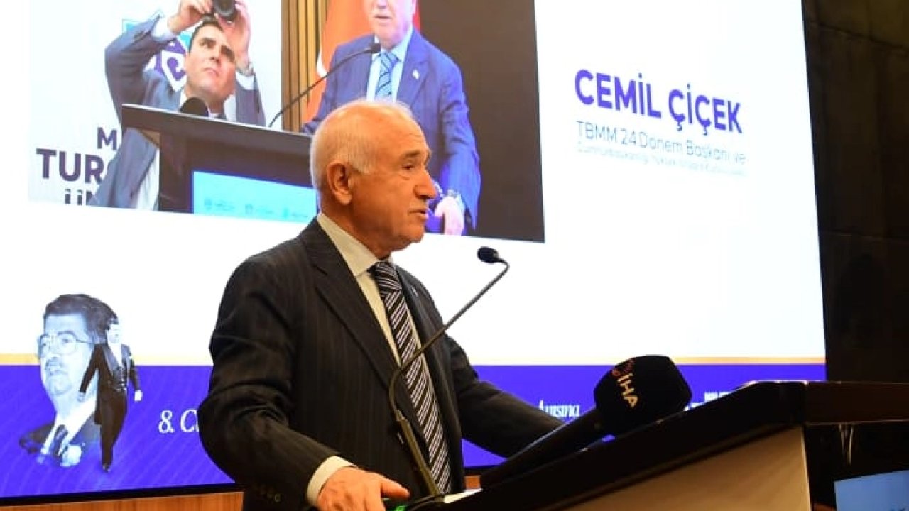 Cemil Çiçek Malatya'da 'Özallı Yıllar'da konuştu