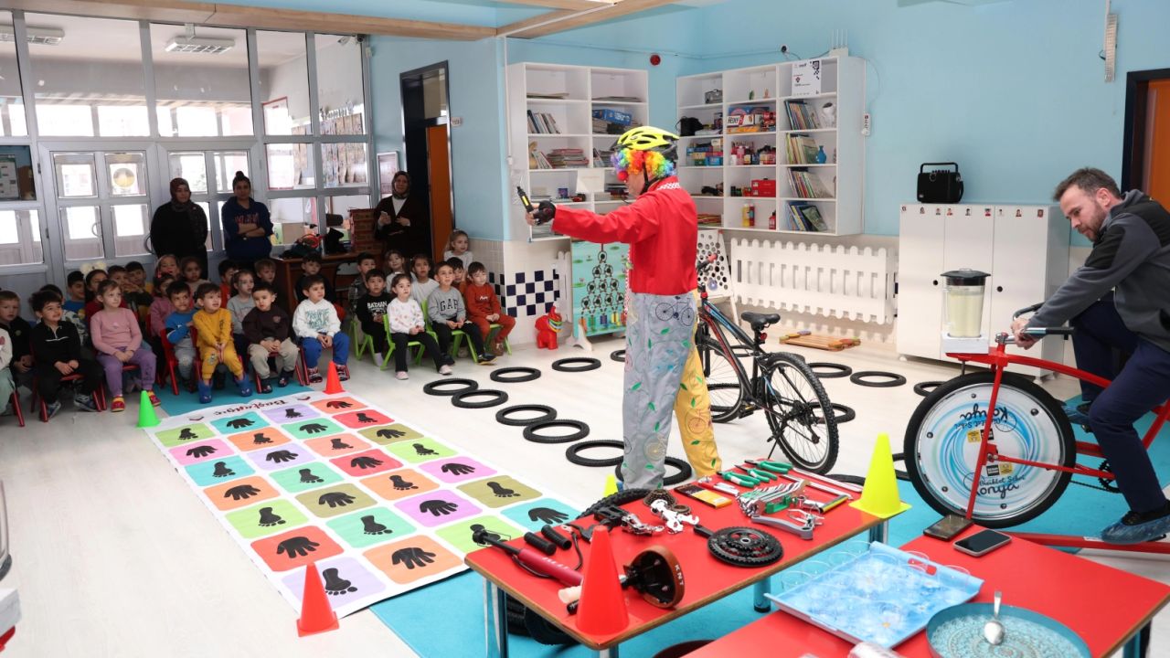 Çocuklara bisiklet kültürü aşılanıyor