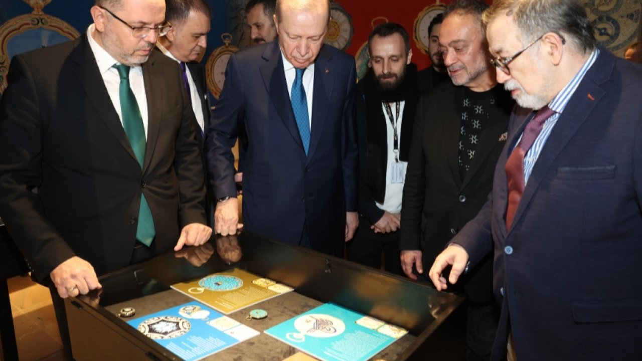 Cumhurbaşkanı Erdoğan, nadir cep saatlerini inceledi