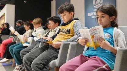 Denizli’de çocuklar “Telefonu Bırak, Kitaba Sarıl” çağrısına kulak veriyor