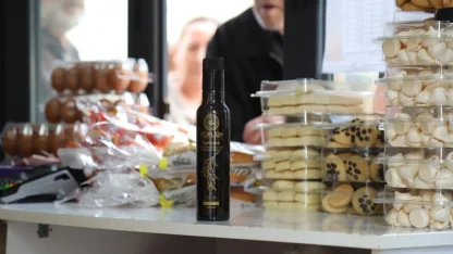 Dorlion zeytinyağı Halk Et Market ve Halk Ekmek  raflarında