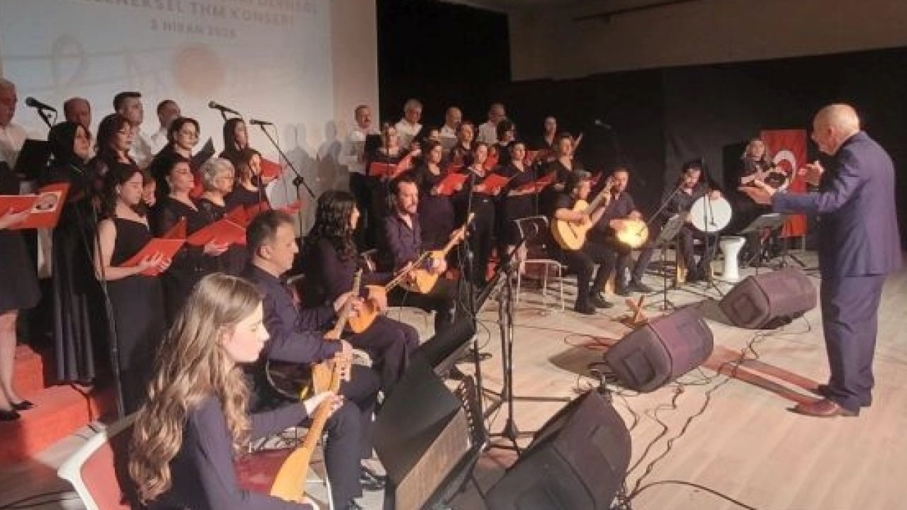 Edirne'de Keşan’da türkü dostları konseri büyük ilgi gördü