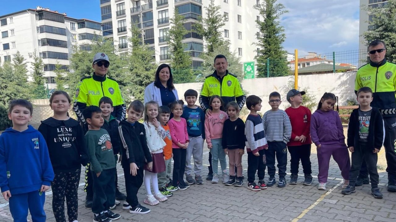 Edirneli miniklerden polislere büyük ilgi