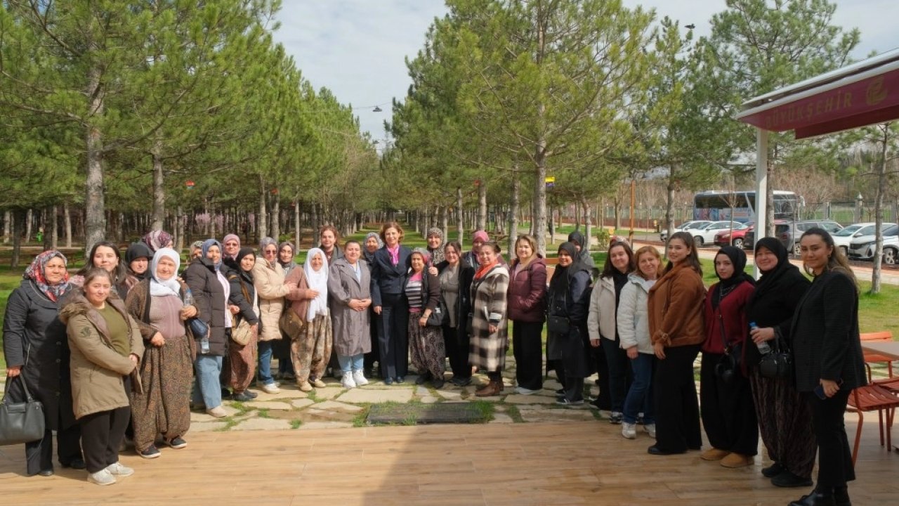 Eskişehir'de Mihalgazili kadınlar Başkan Ünlüce ile buluştu