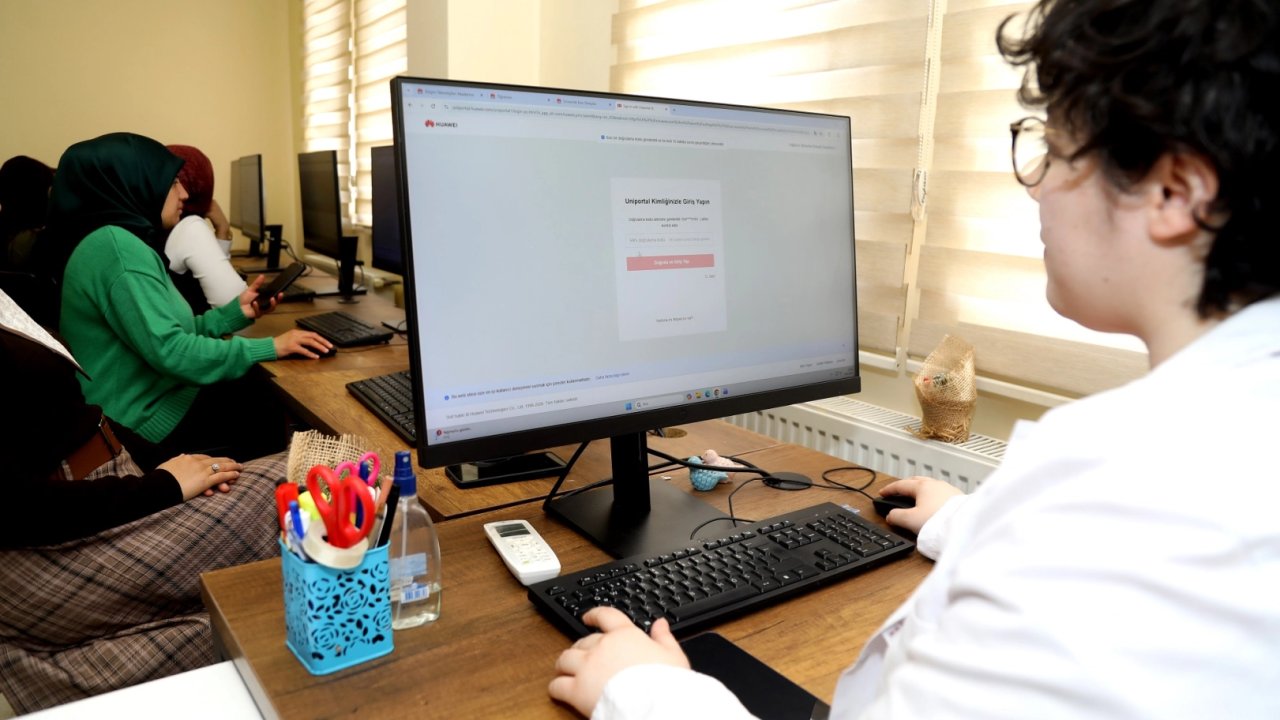 Gaziantep'te gençlere küresel teknoloji eğitimi