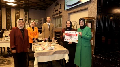 Gaziantep’te koruyucu aile farkındalığı için yemek altlıkları tanıtıldı