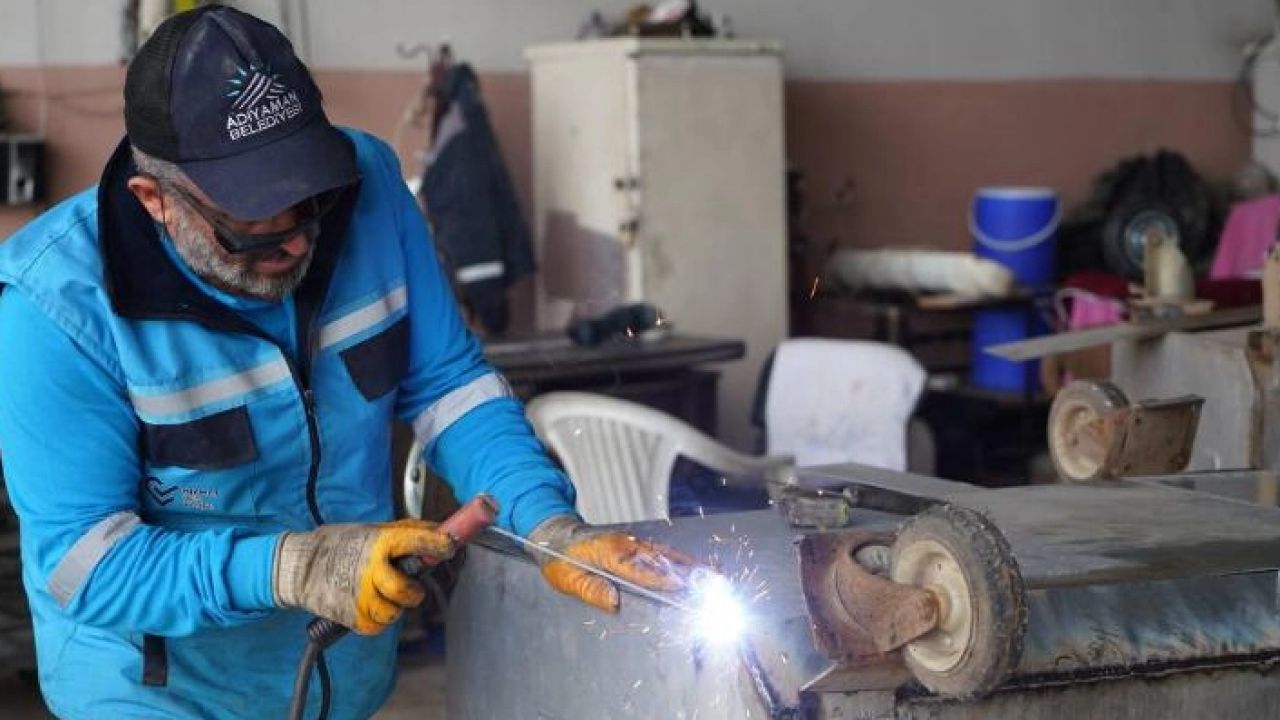 Hurdalar çöp konteyneri oldu