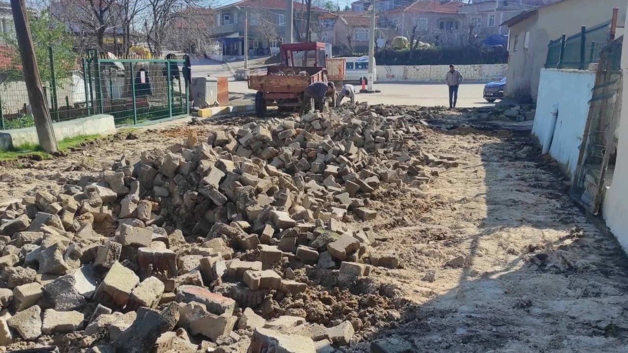 İpsala Esetçe'de yol seferberliği