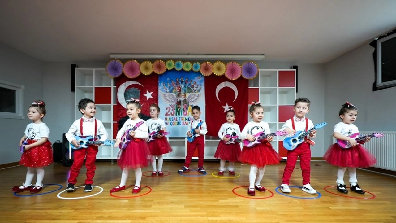 İstanbul Maltepe kreşlerinde 23 Nisan coşkusu