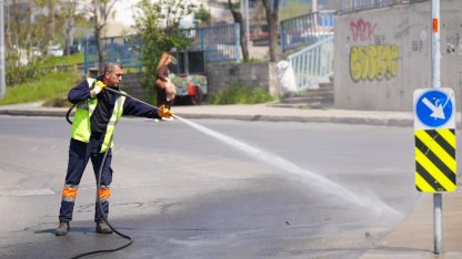 İstanbul Maltepe'de bahar temizliği hız kesmiyor