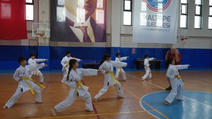 İstanbul'da Maltepe’nin karatecileri mezun oldu