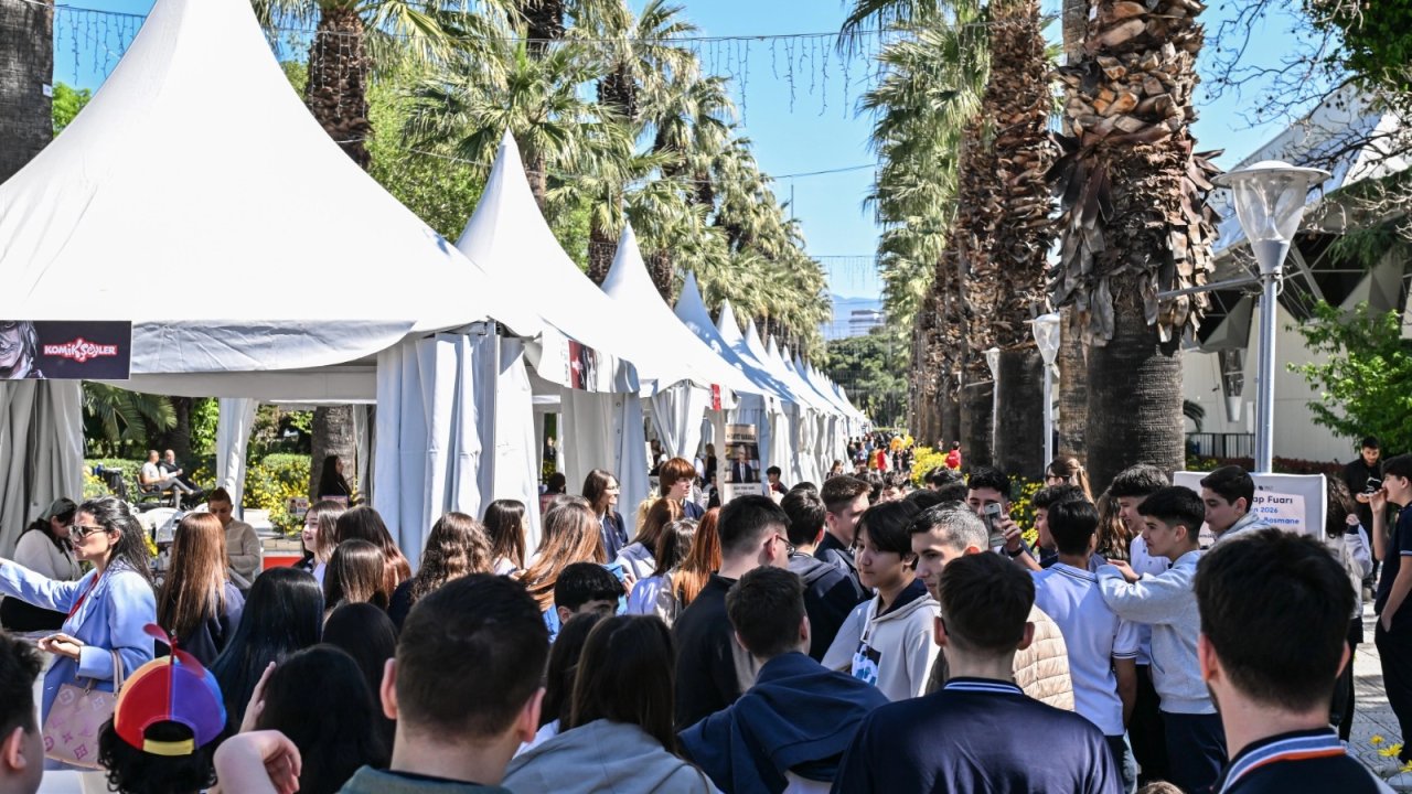 İZKİTAP öğrencilerin buluşma noktası oldu