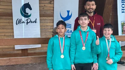 İzmir Aliağa'nın özel şampiyonlarından çifte şampiyonluk