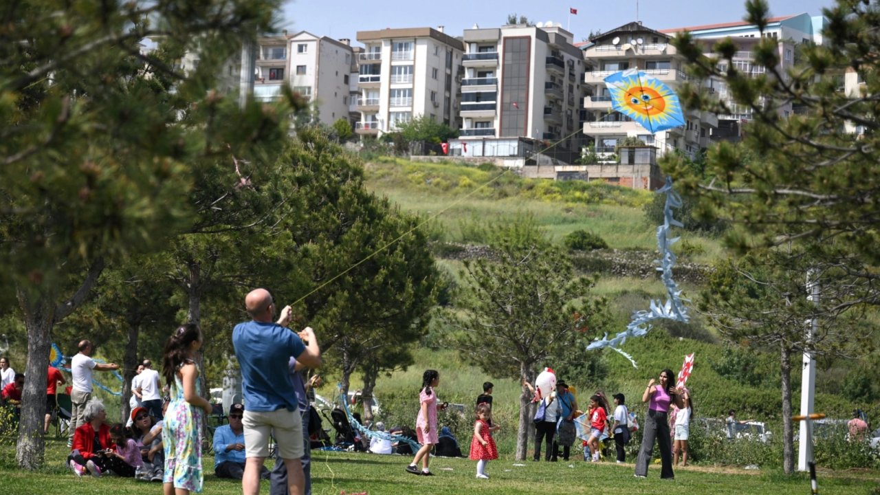 İzmir Bornova’da gökyüzü uçurtmalarla şenlenecek